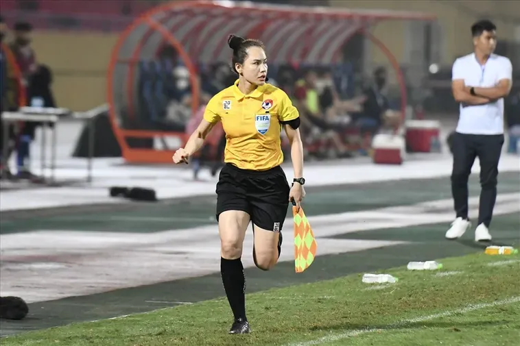 Tìm Hiểu Vai Trò Của Trợ Lý Trọng Tài Bóng Đá Trong Các Trận Đấu 2026